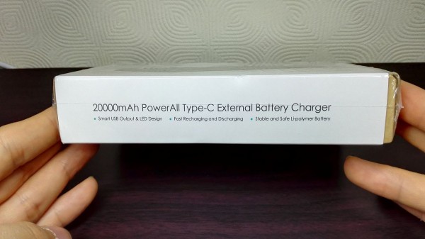 aukey-led-mobile-battery(PB-Y1)002